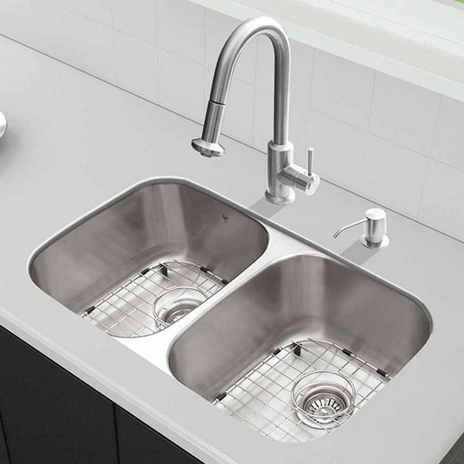 Vigo Inductries VG15339 VIGO All in One 32-inch Undermount Stainless Steel Kitchen Sink and Faucet Set