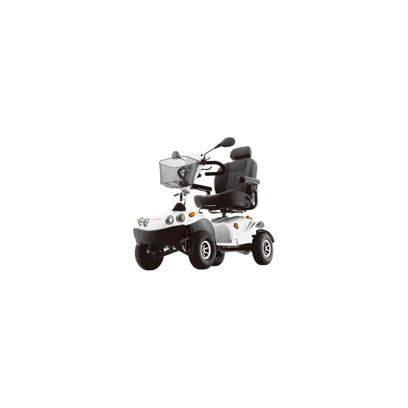 FreeRider FR GDX mobility scooter – three-quarter view, Silver