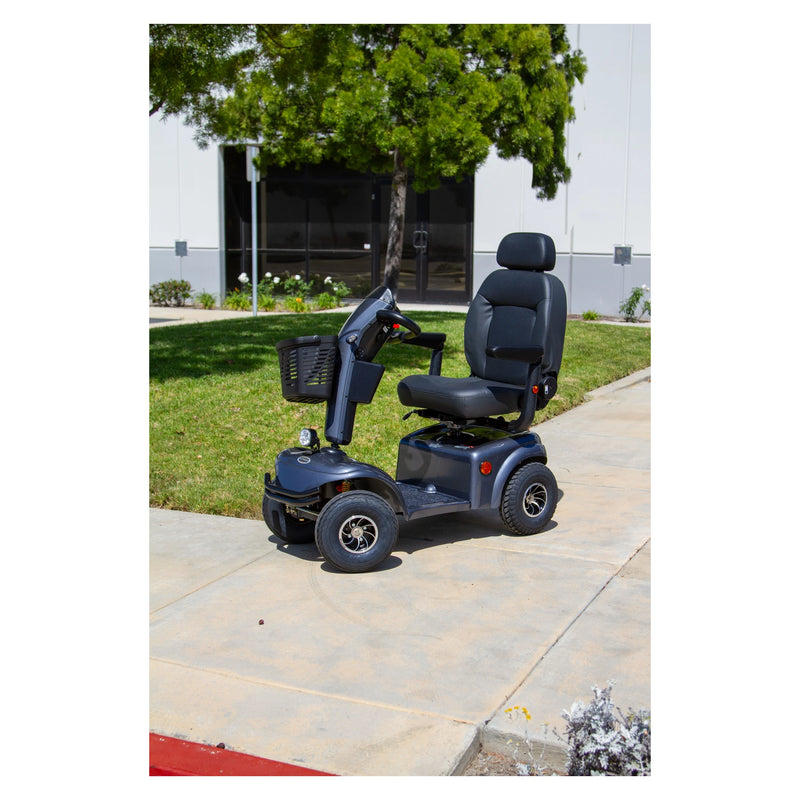 Shoprider Expedition XL4 mobility scooter – lifestyle view