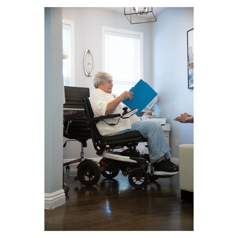 Travel Buggy Grand Tourer power wheelchair – lifestyle
